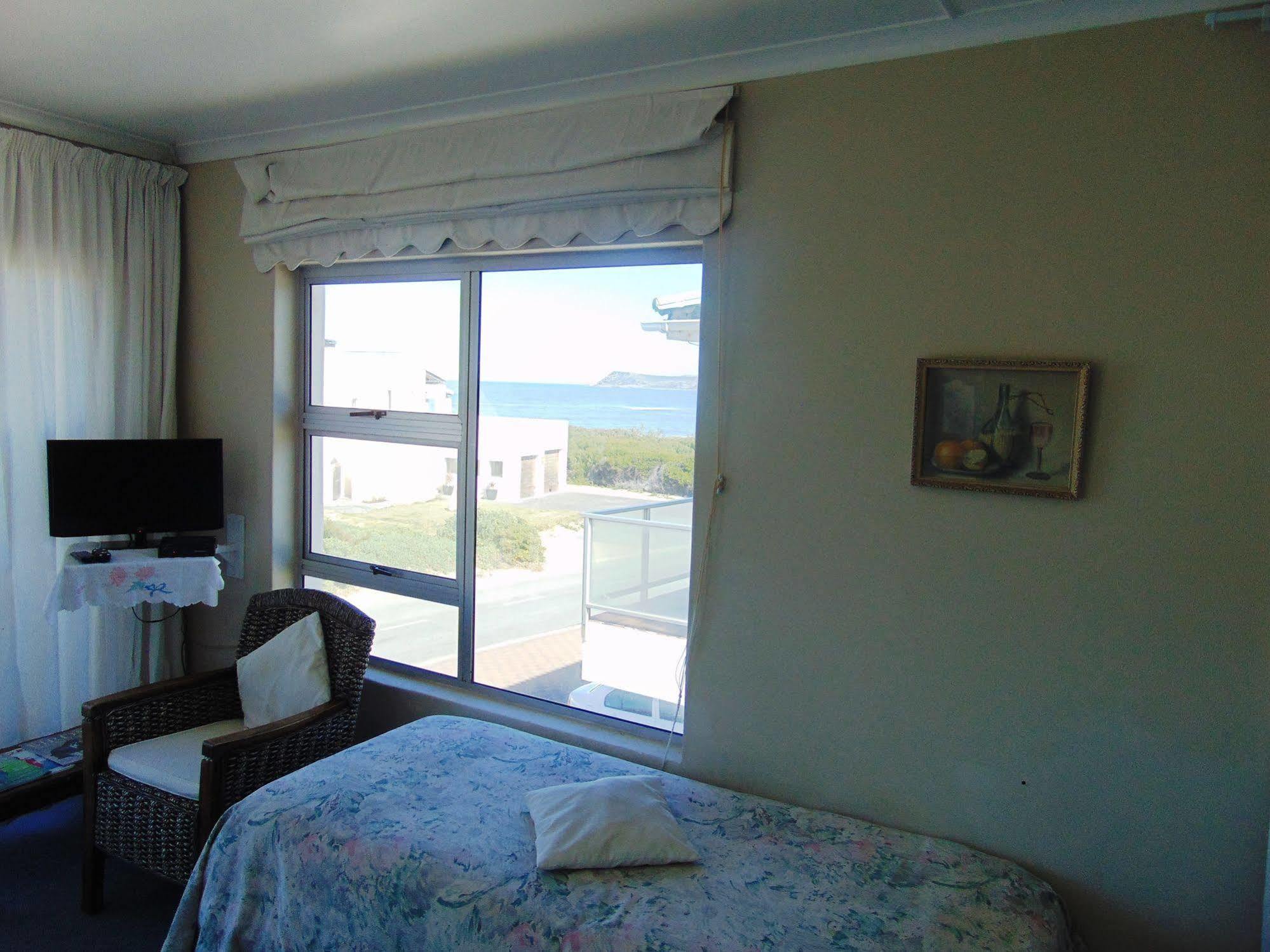 Whale Watchers Inn Witsand Bagian luar foto